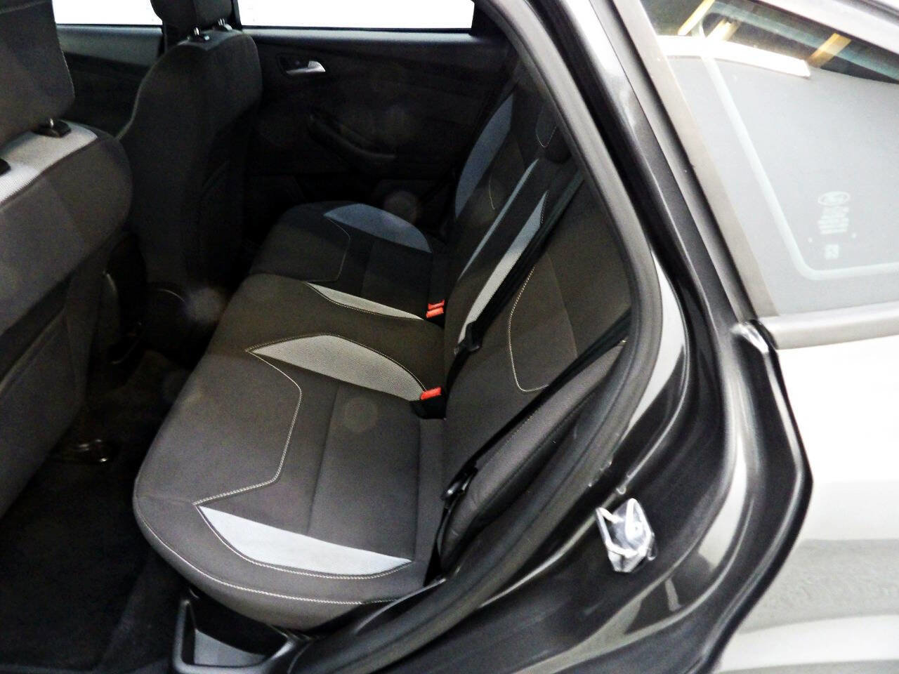 Used 2016 Ford Focus ST image 10