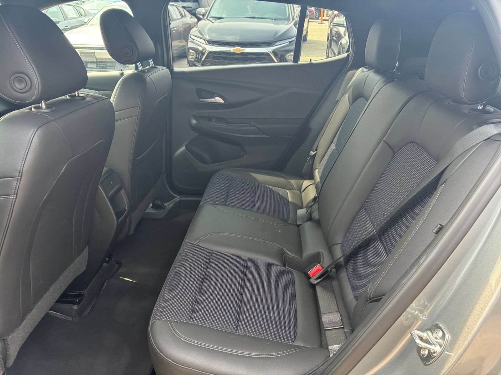 Used 2025 Buick Envista Preferred FWD image 17