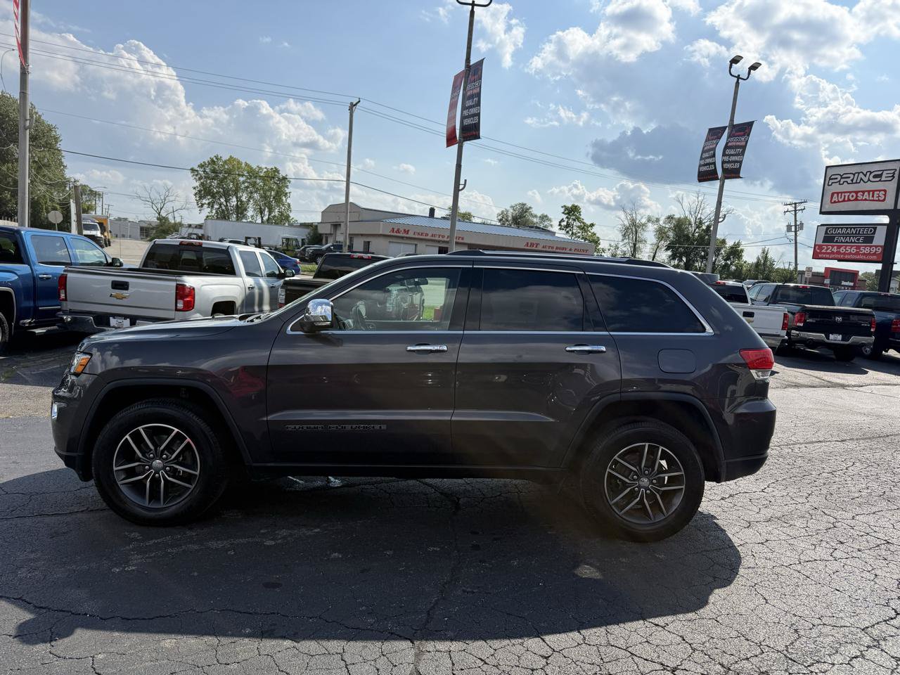 Used 2018 Jeep Grand Cherokee Limited w/ Trailer Tow Group IV AWD/4WD image 4