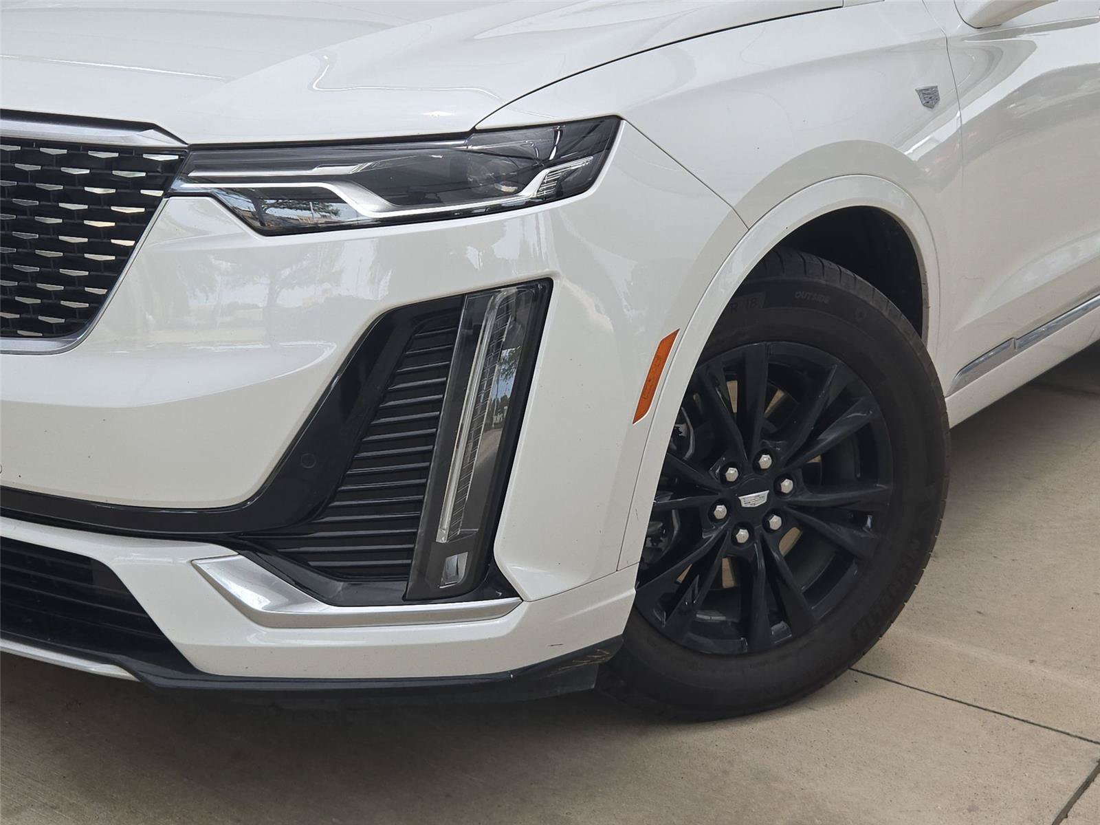 Used 2023 Cadillac XT6 Luxury FWD image 7