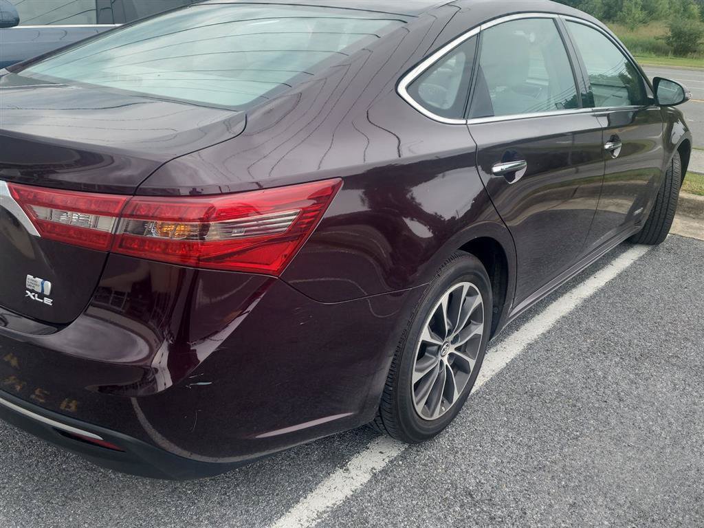 Used 2016 Toyota Avalon XLE Premium FWD image 3
