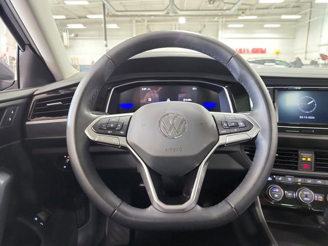 Used 2023 Volkswagen Jetta SE image 13