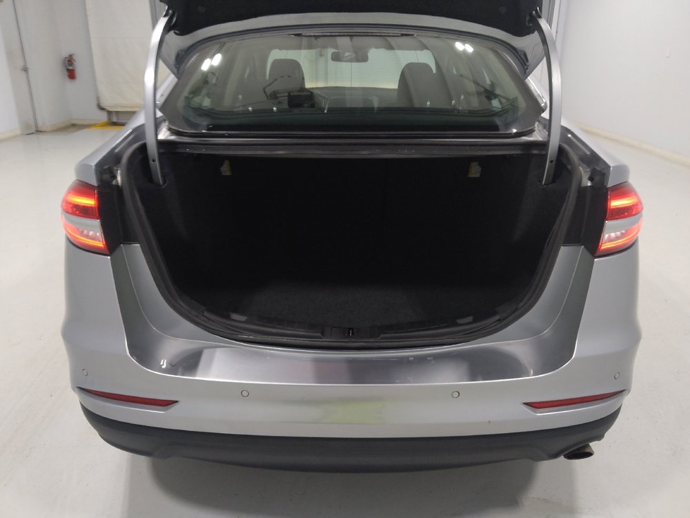 Used 2020 Ford Fusion SE image 29