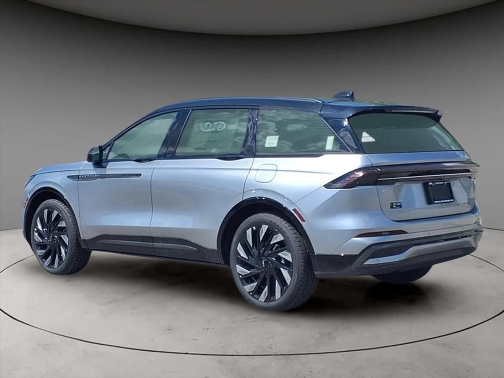 New 2025 Lincoln Nautilus Reserve w/ Jet Appearance Package AWD/4WD image 3