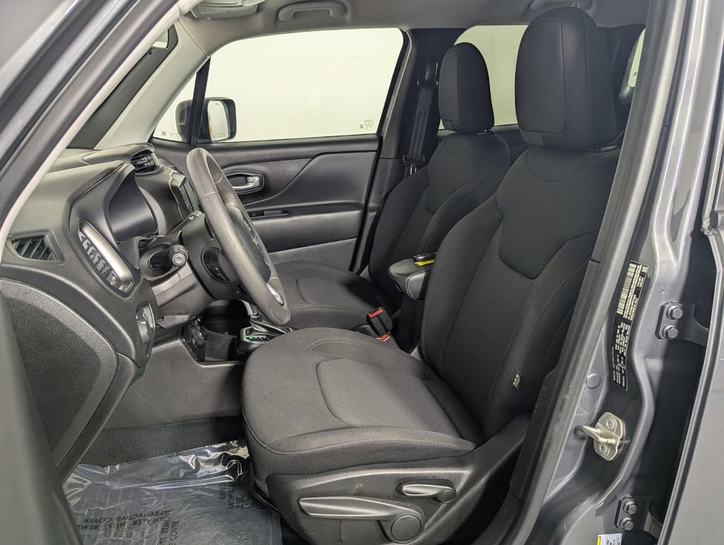 Used 2023 Jeep Renegade Latitude image 14