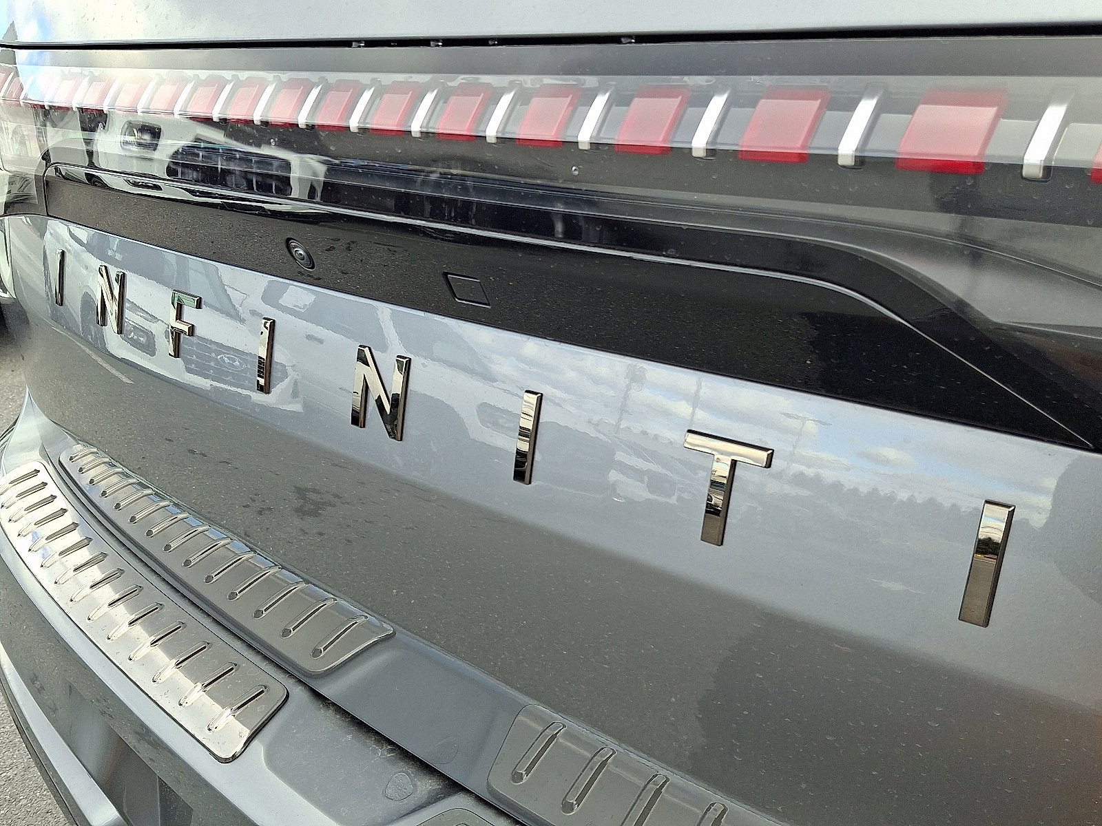 New 2026 INFINITI QX80 SPORT w/ Sport Exterior Package image 21