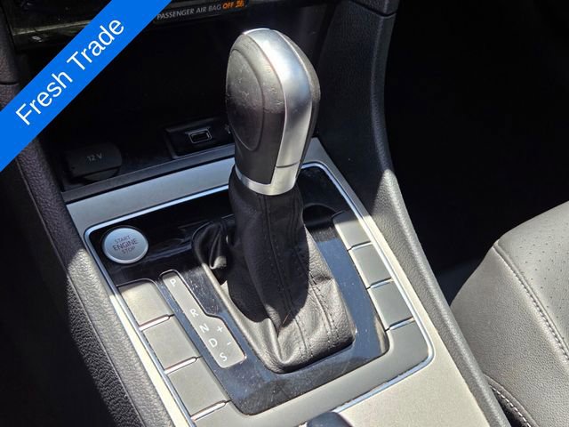 Certified 2020 Volkswagen Passat 2.0T SE w/ Sunroof Package FWD image 25