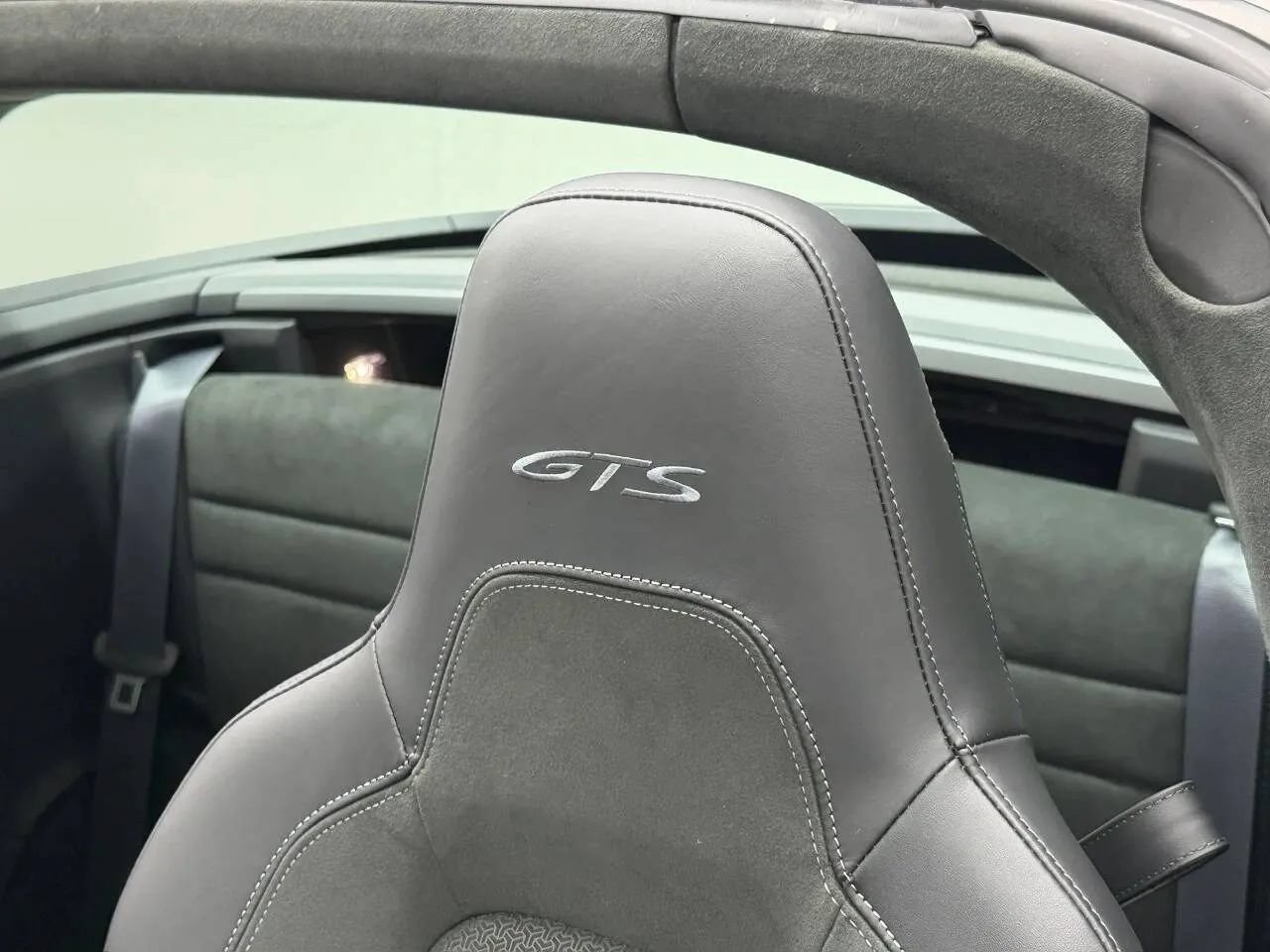 Used 2026 Porsche 911 Targa 4 GTS AWD/4WD image 33