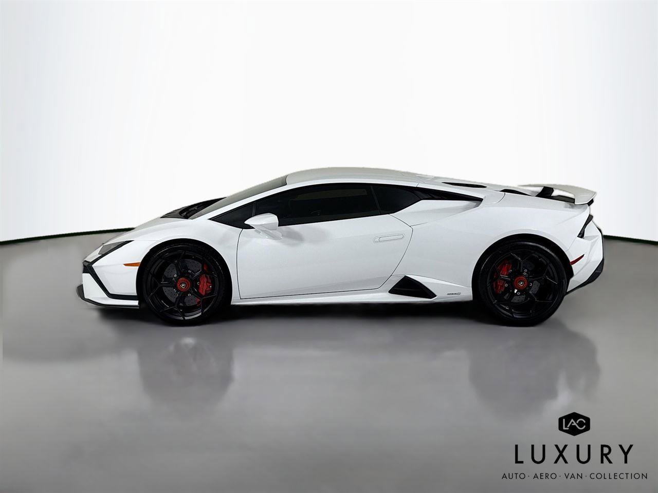 Used 2024 Lamborghini Huracan Tecnica RWD image 9