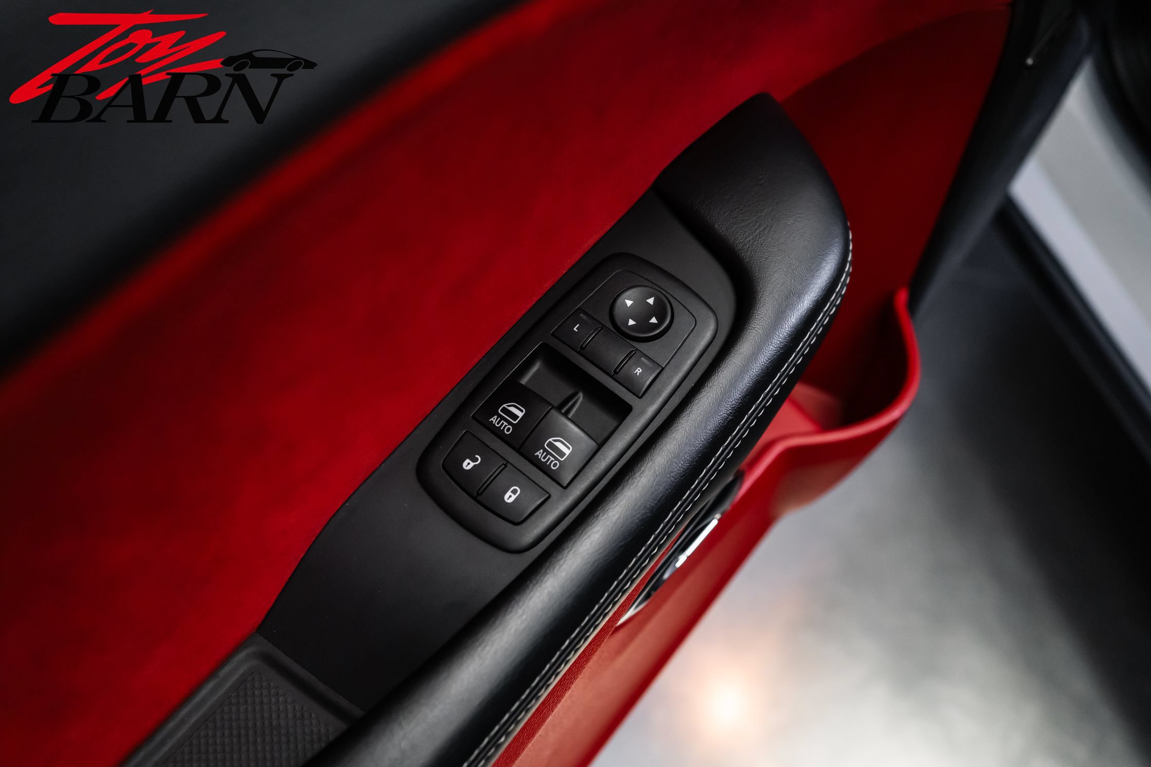 Used 2015 Dodge Challenger SRT Hellcat RWD image 20