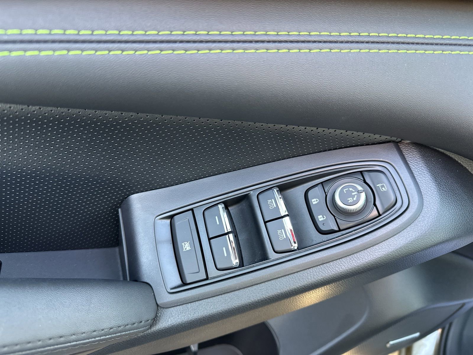 Used 2025 Subaru Ascent Bronze Edition image 17