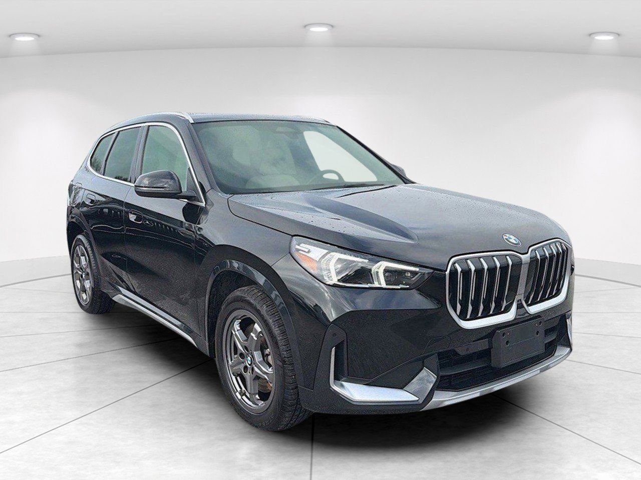Certified 2025 BMW X1 xDrive28i AWD/4WD image 2