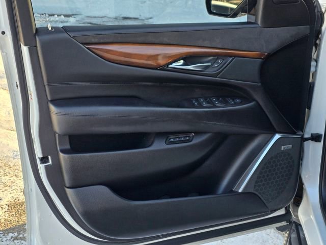 Used 2016 Cadillac Escalade Luxury image 10