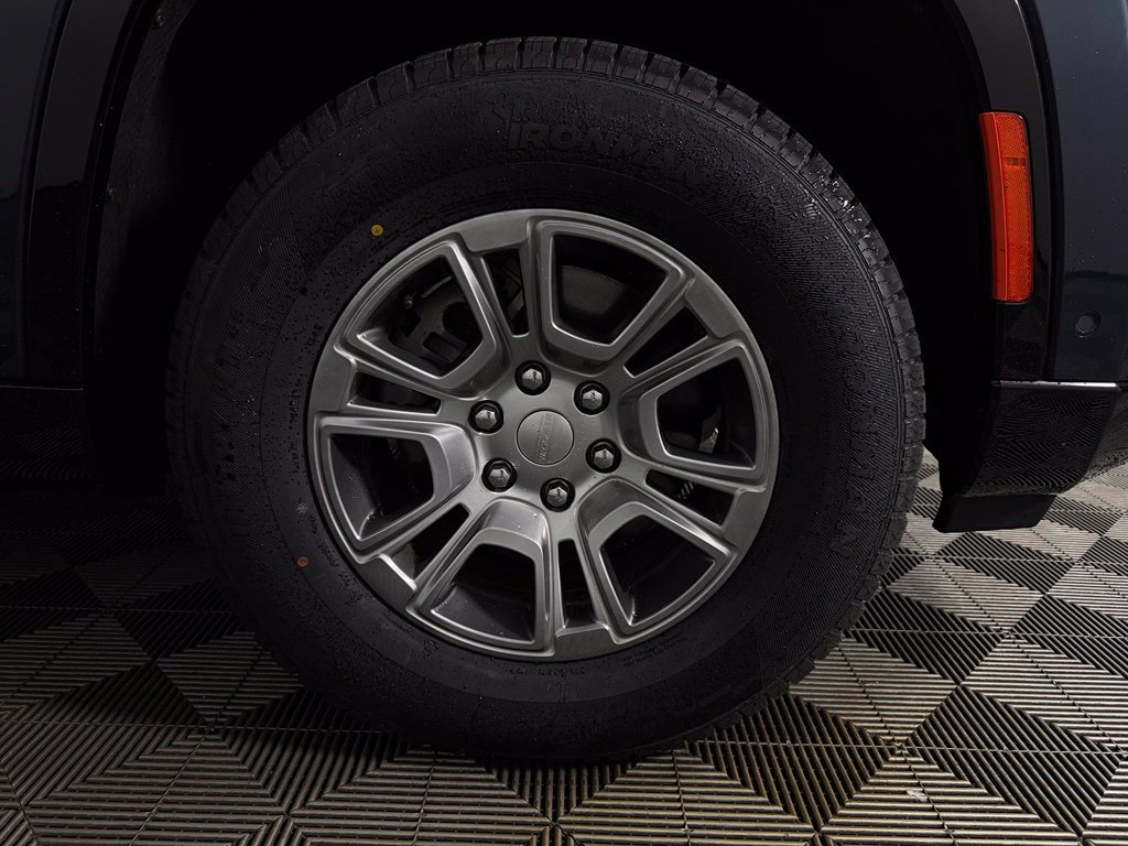 Certified 2023 Jeep Wagoneer 4WD image 11