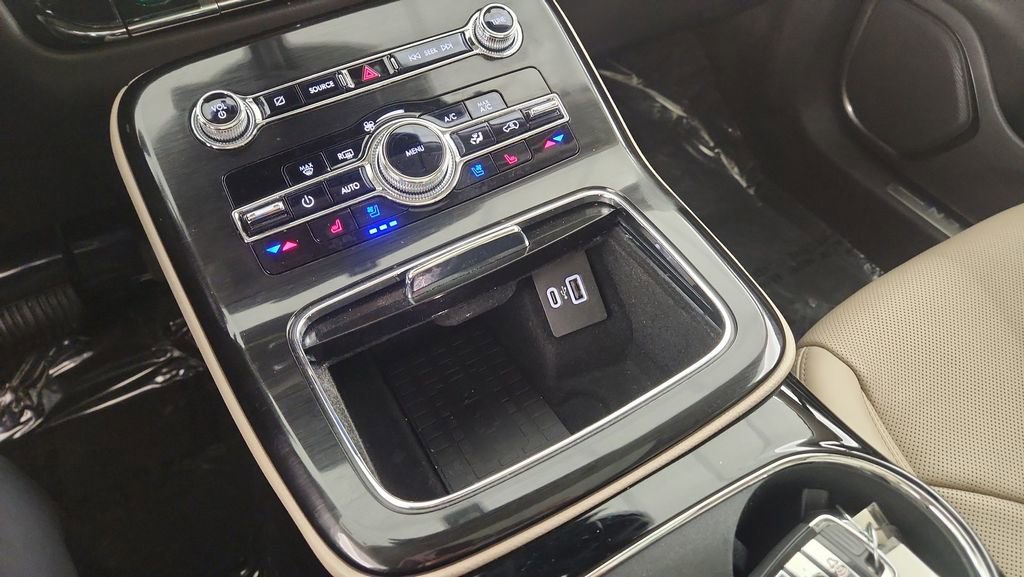 Used 2022 Lincoln Nautilus Reserve image 18