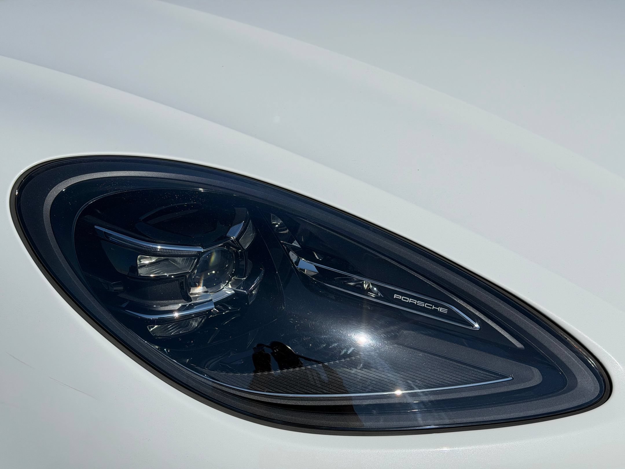 Certified 2023 Porsche Macan AWD/4WD image 11