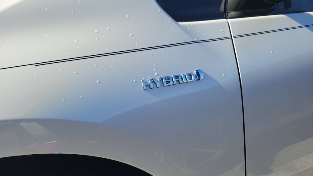 Certified 2017 Toyota Prius Four Touring FWD image 8
