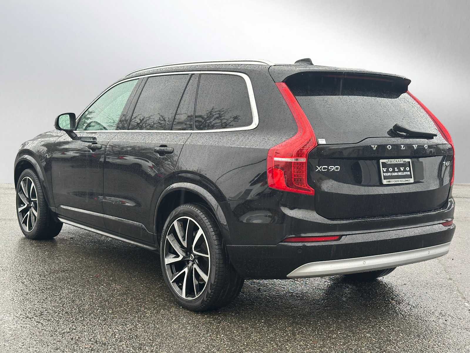 Certified 2022 Volvo XC90 T6 Momentum w/ Advanced Package image 5