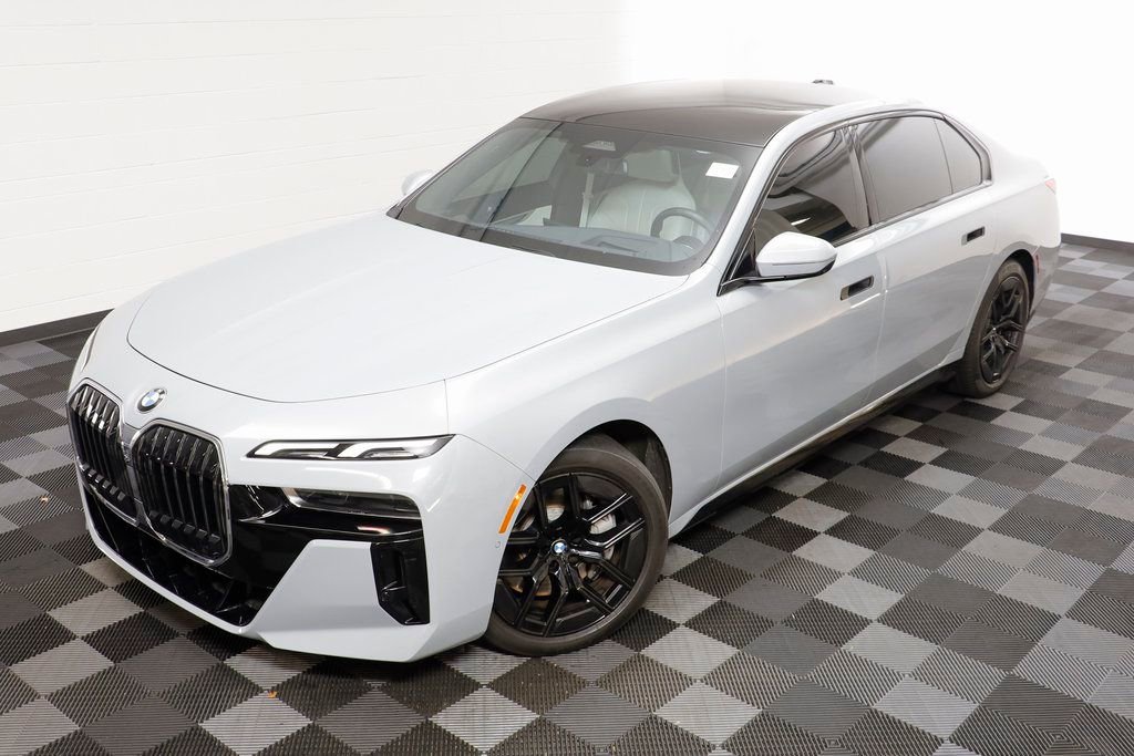 Used 2024 BMW 760i xDrive w/ Premium Package 2 image 2