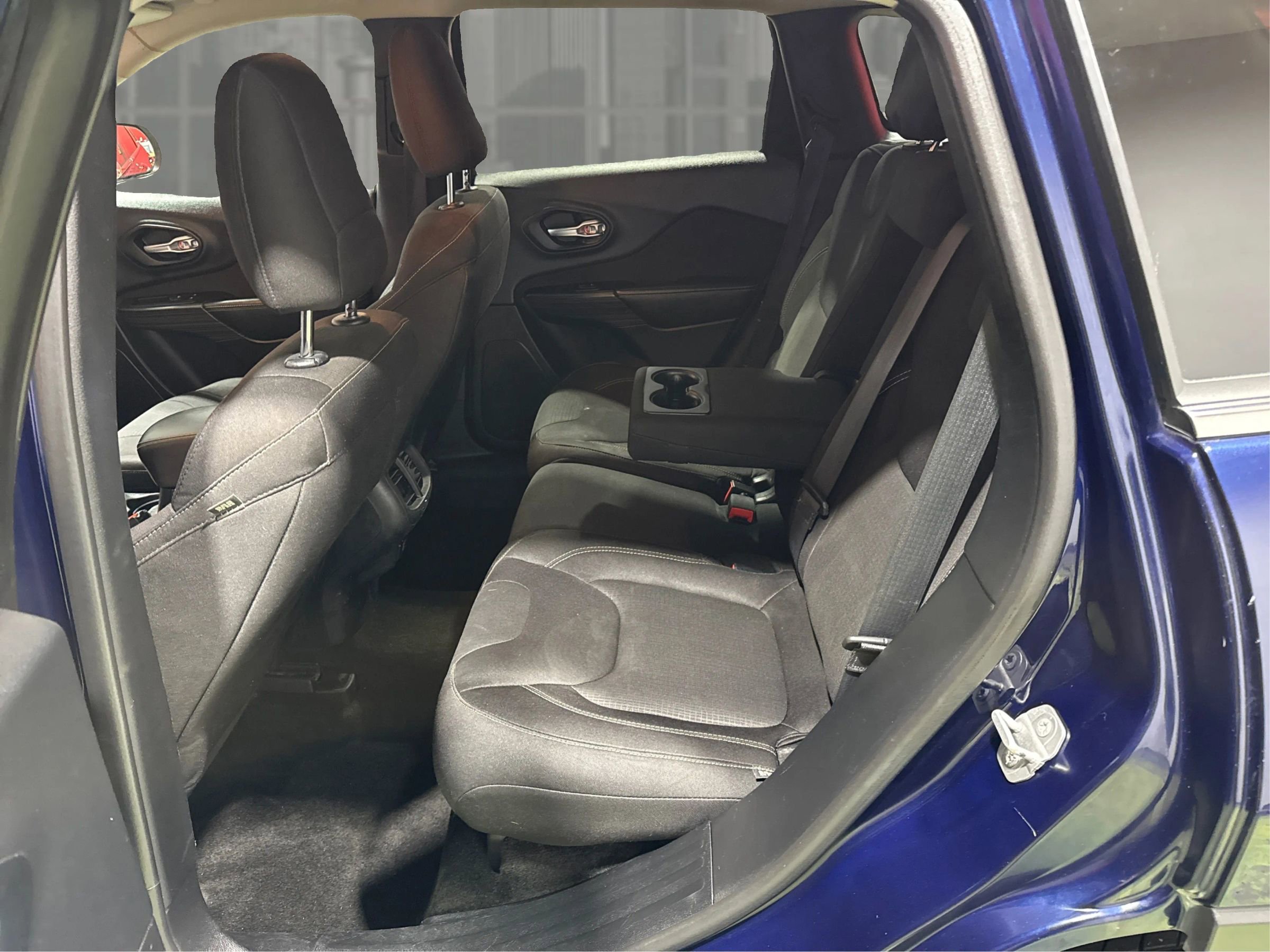 Used 2015 Jeep Cherokee Latitude image 10