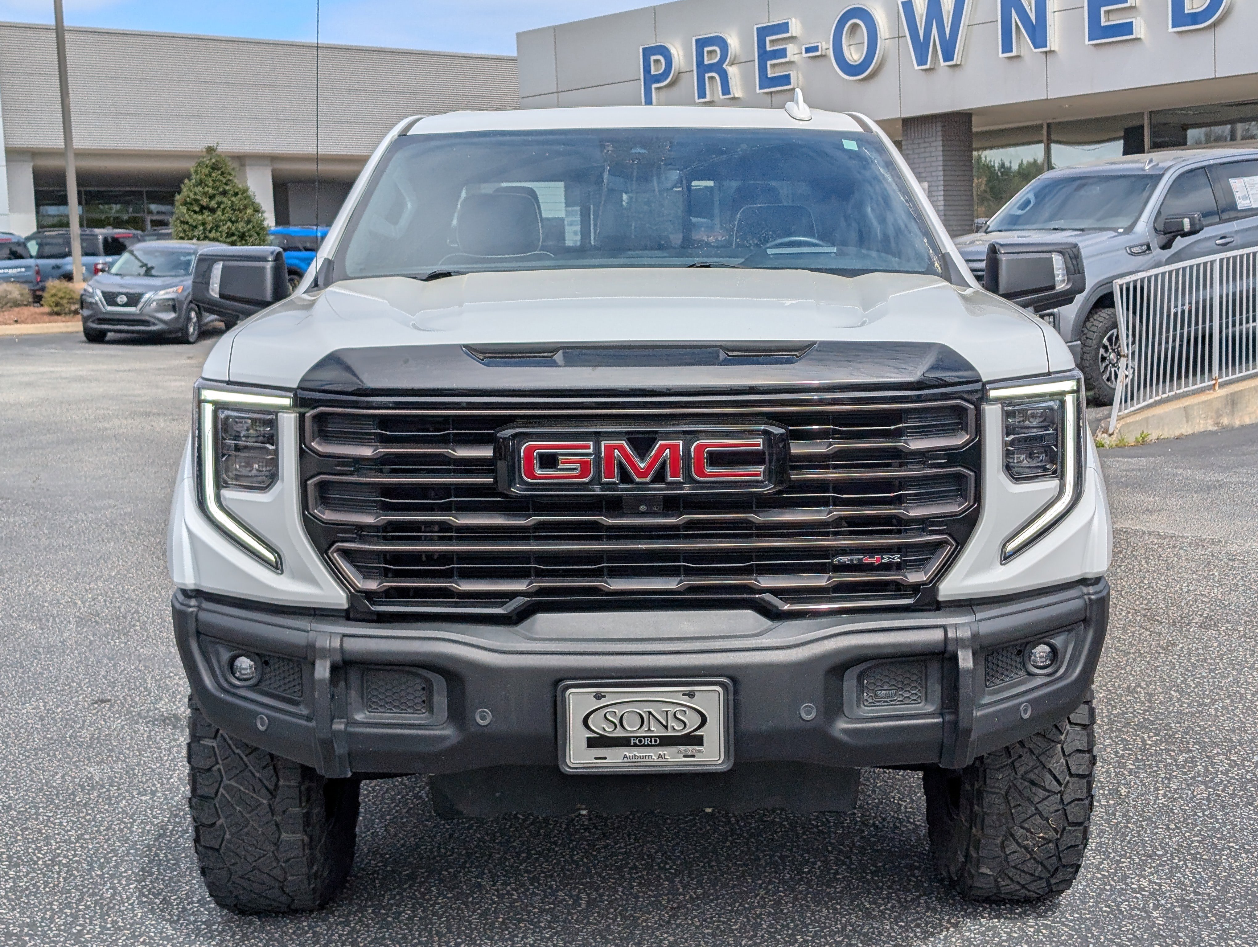 Used 2023 GMC Sierra 1500 AT4X image 3
