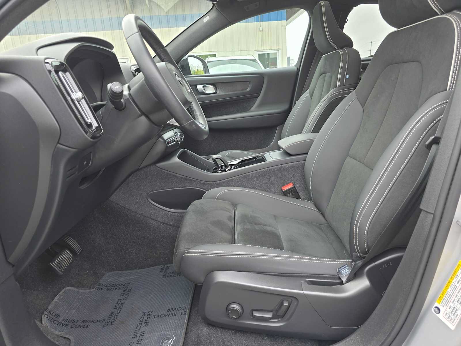 Certified 2023 Volvo C40 P8 Recharge Plus w/ Climate Package AWD/4WD image 20