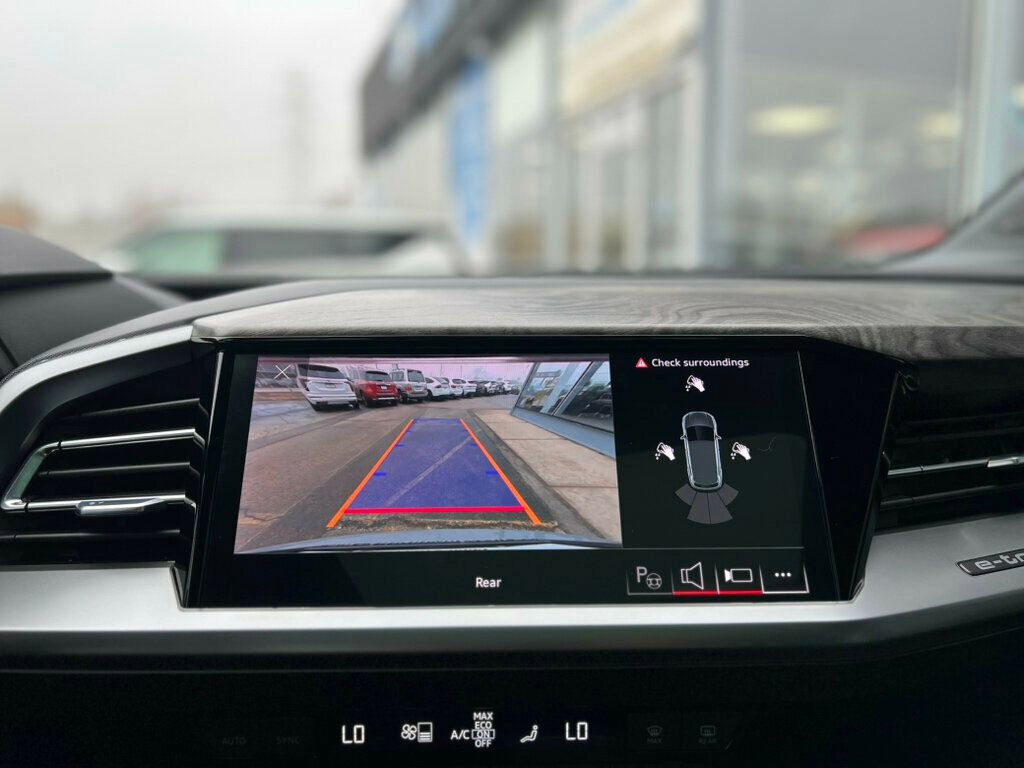 Used 2023 Audi Q4 e-tron Premium Plus w/ Premium Plus image 28