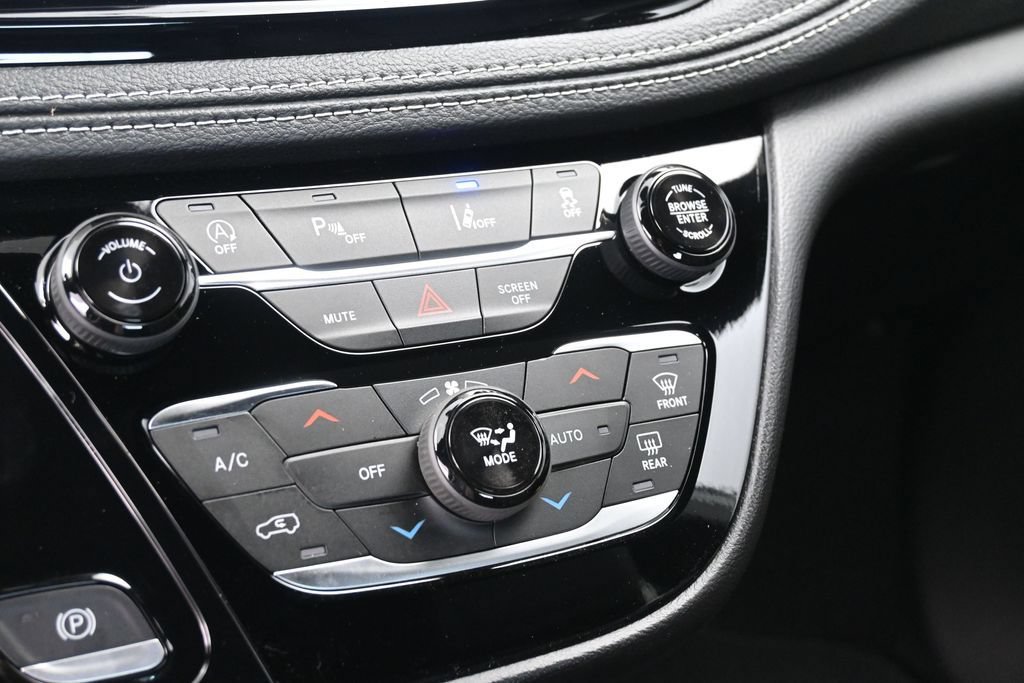 New 2027 Chrysler Pacifica Select w/ Family Tech Group FWD image 19