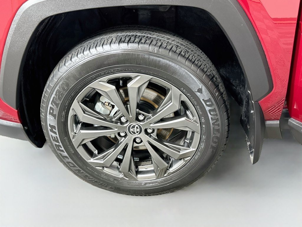 Used 2022 Toyota RAV4 Limited AWD/4WD image 31