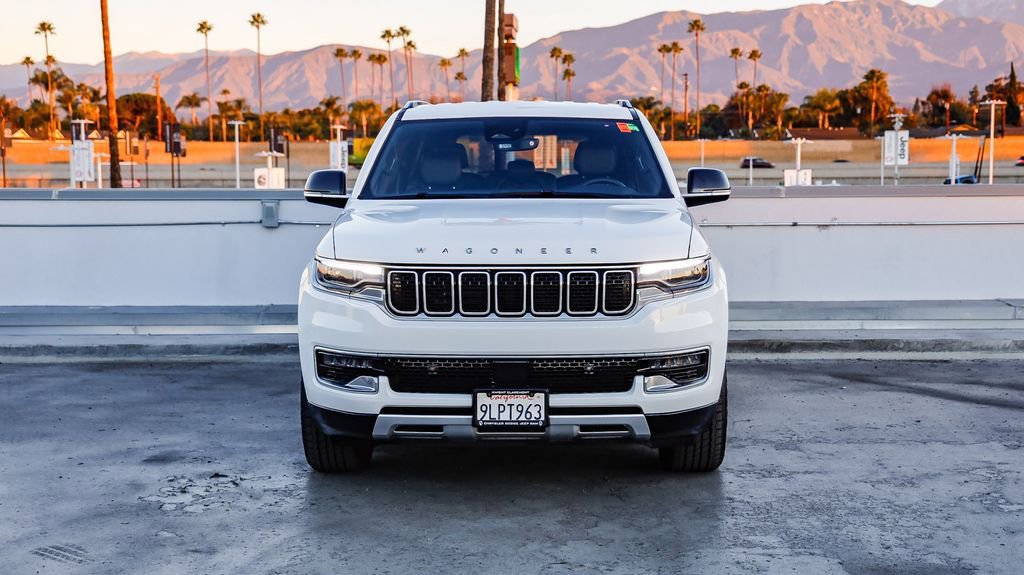 Certified 2024 Jeep Wagoneer Series II w/ Flexible Seating Group image 13