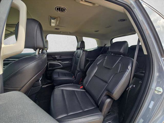 Used 2025 Kia Telluride S FWD image 16