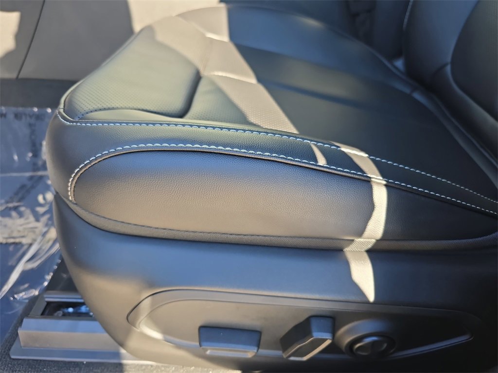 New 2025 Jeep Grand Cherokee L Limited image 30