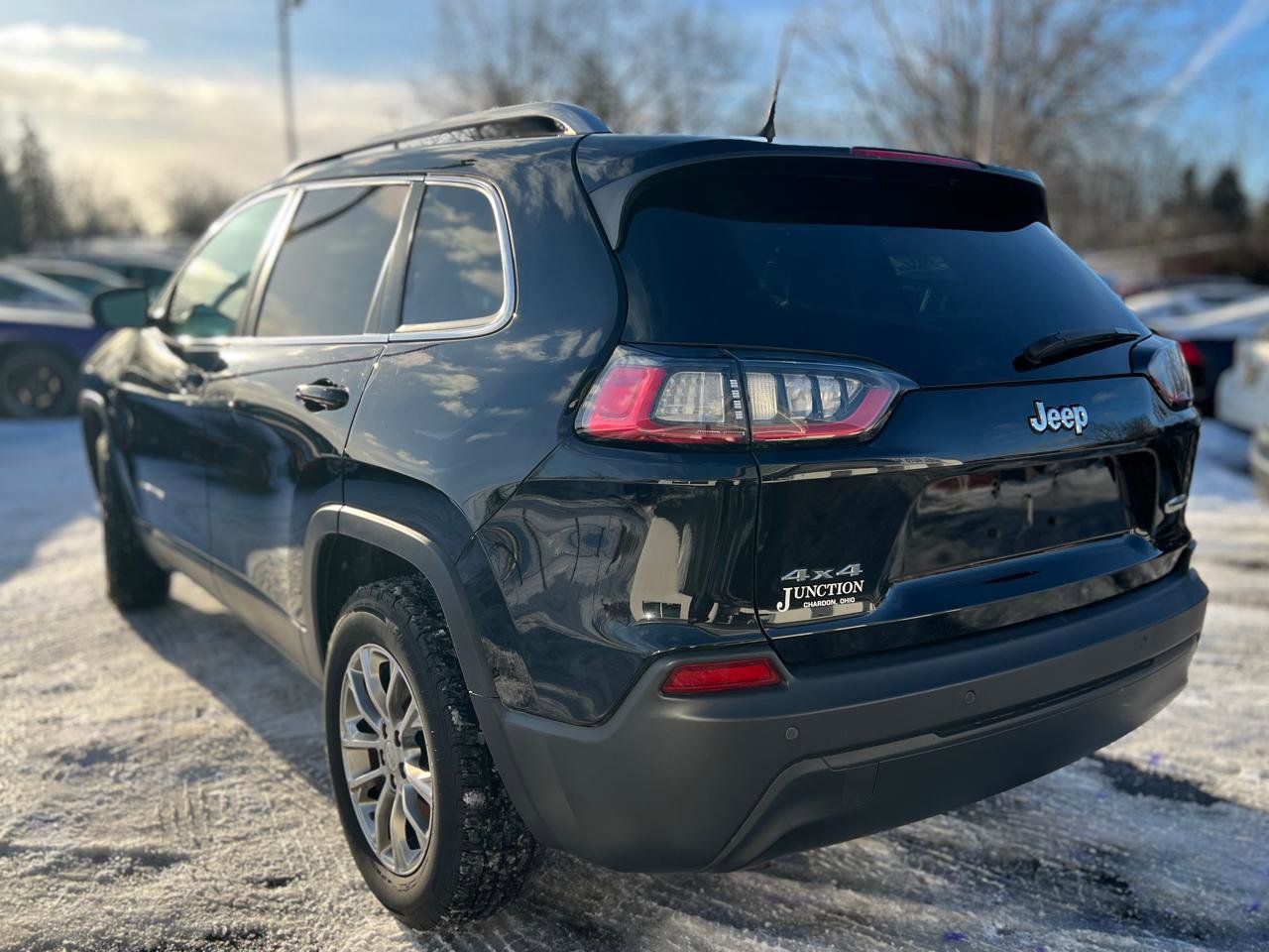 Used 2019 Jeep Cherokee Latitude Plus w/ Cold Weather Group image 12