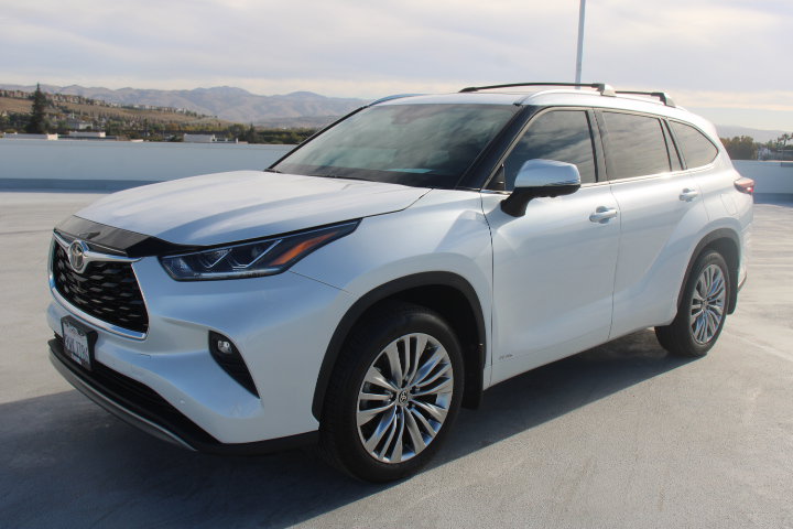 Certified 2025 Toyota Highlander Platinum AWD/4WD image 7