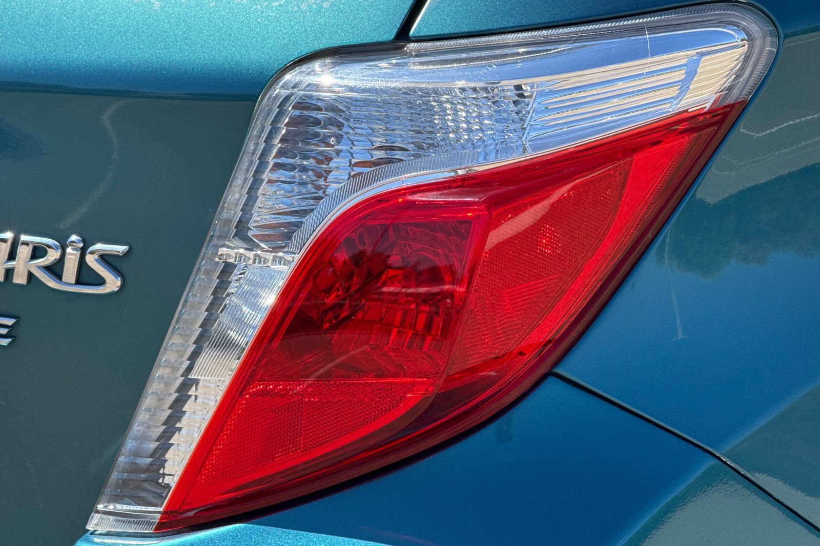 Used 2012 Toyota Yaris LE FWD image 45