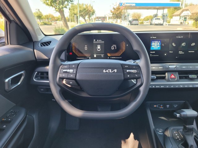 New 2026 Kia K4 FWD image 12