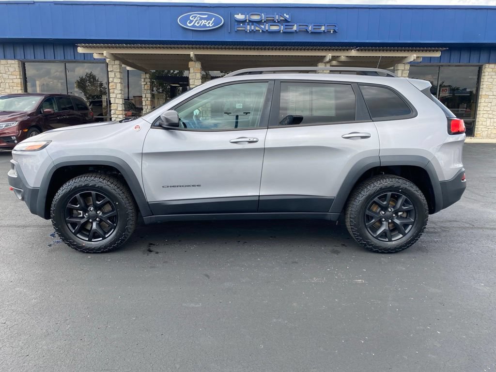 Used 2018 Jeep Cherokee Trailhawk AWD/4WD image 6