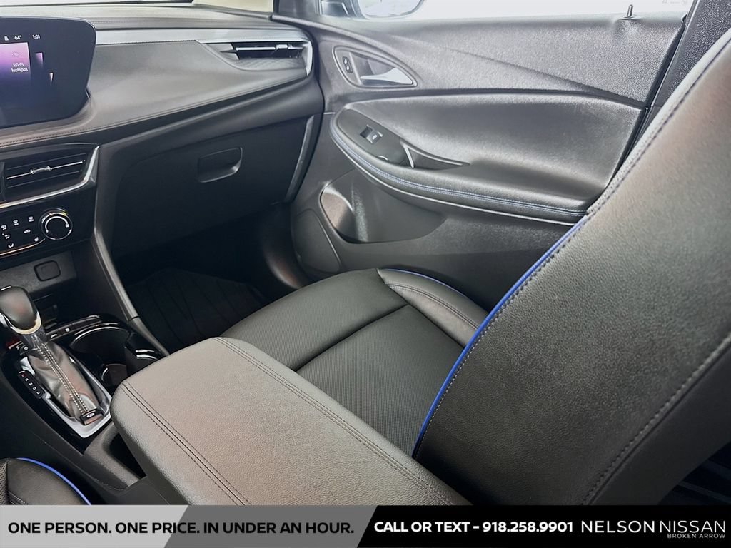 Used 2025 Buick Encore GX Sport Touring w/ Comfort Package AWD/4WD image 22