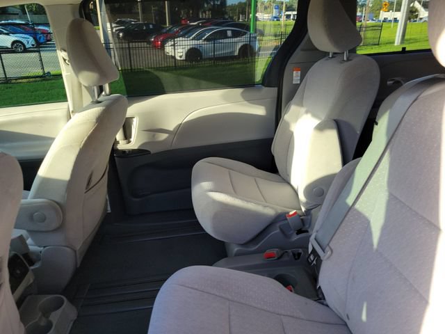 Used 2020 Toyota Sienna LE FWD image 13