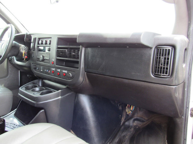 Used 2014 Chevrolet Express 2500 RWD image 14