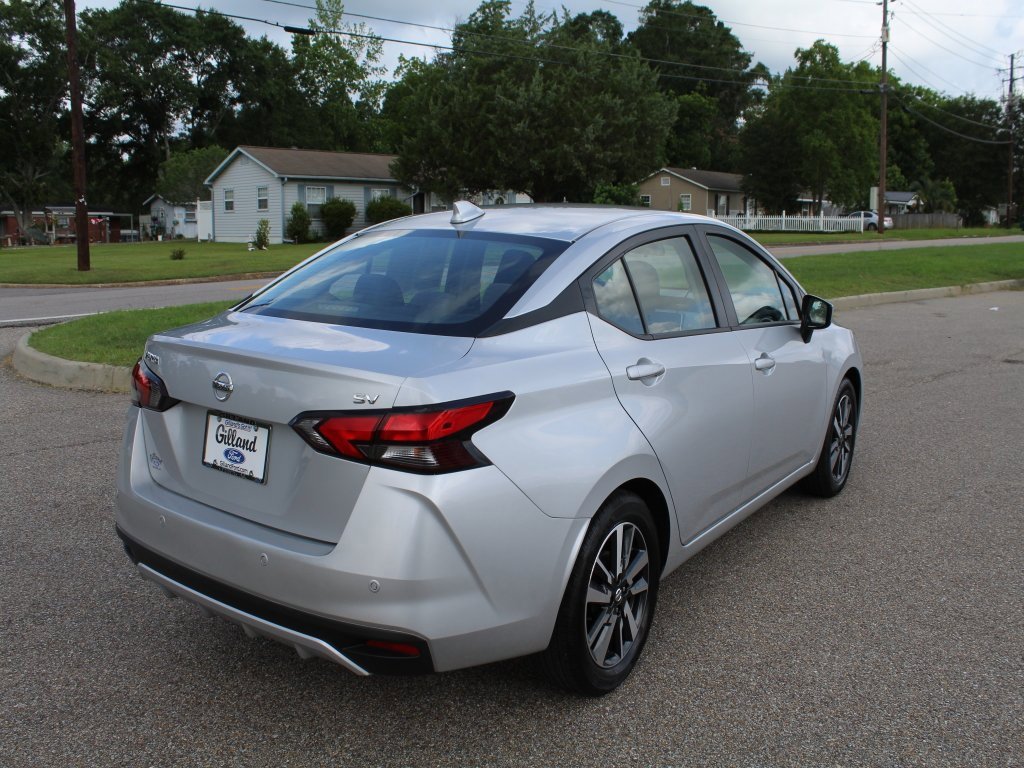 Used 2022 Nissan Versa SV image 10