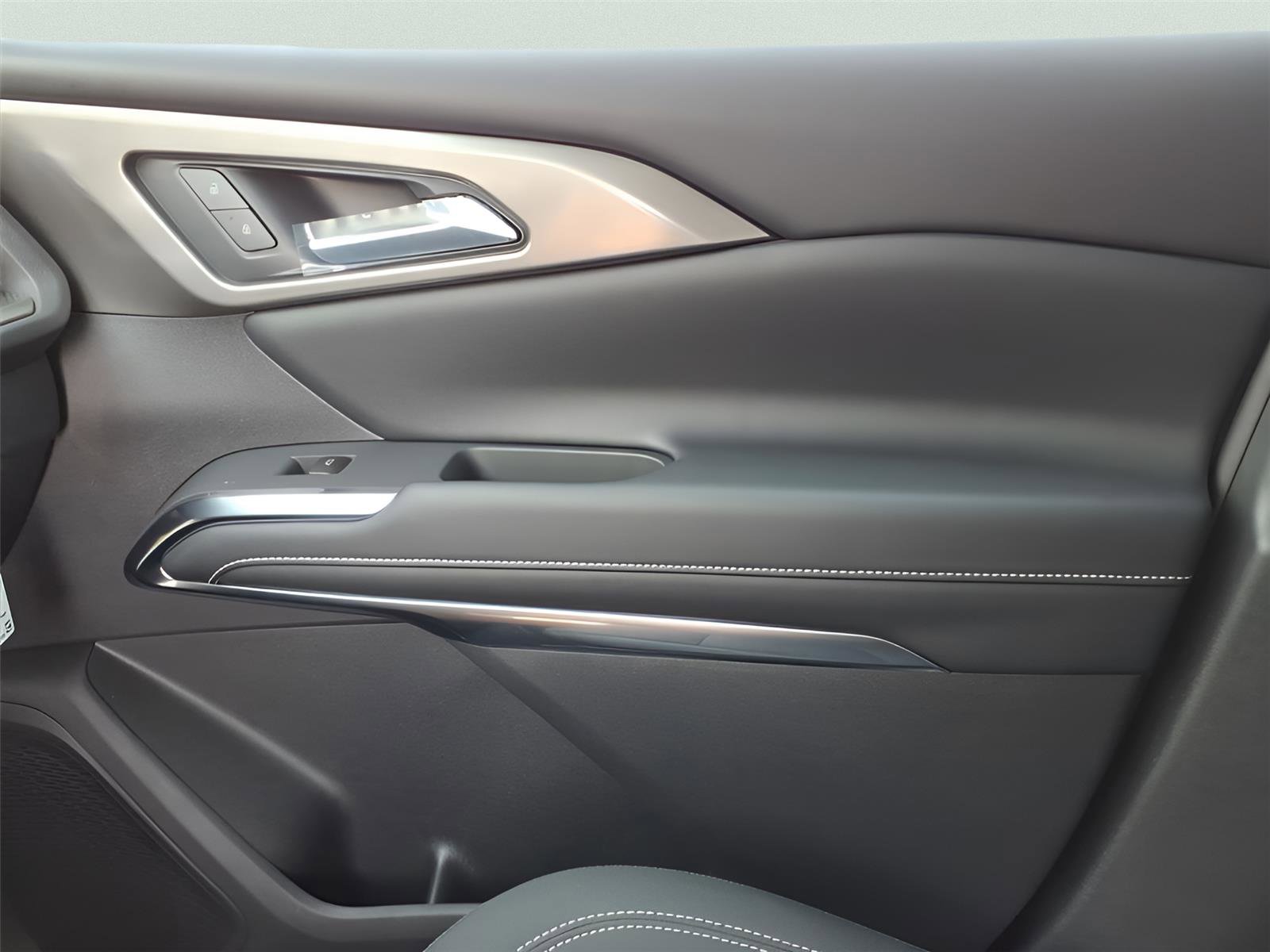 New 2026 Chevrolet Traverse LT w/ LPO, Floor Liner Package image 25