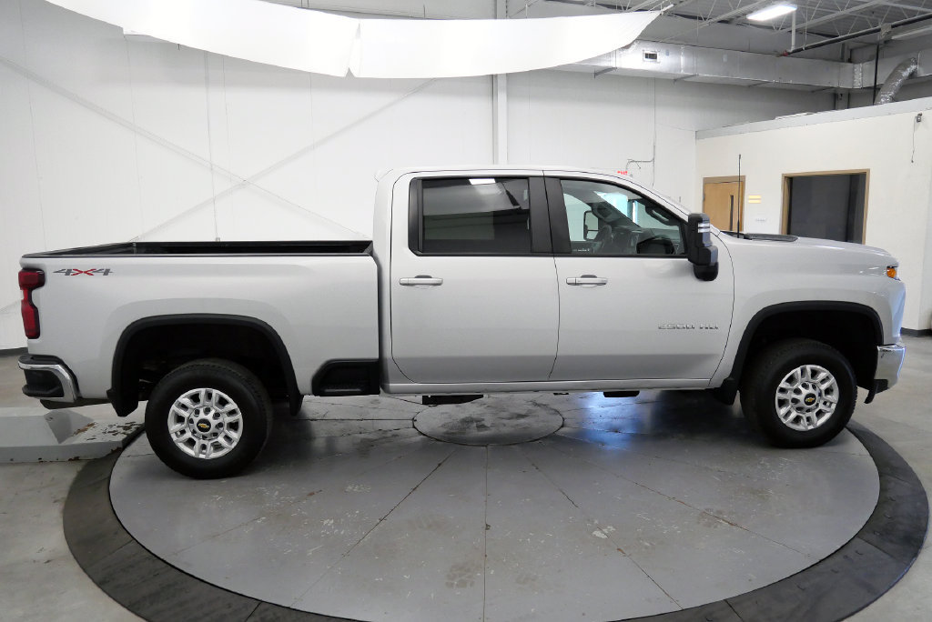 Used 2022 Chevrolet Silverado 2500 LT w/ Convenience Package AWD/4WD image 9