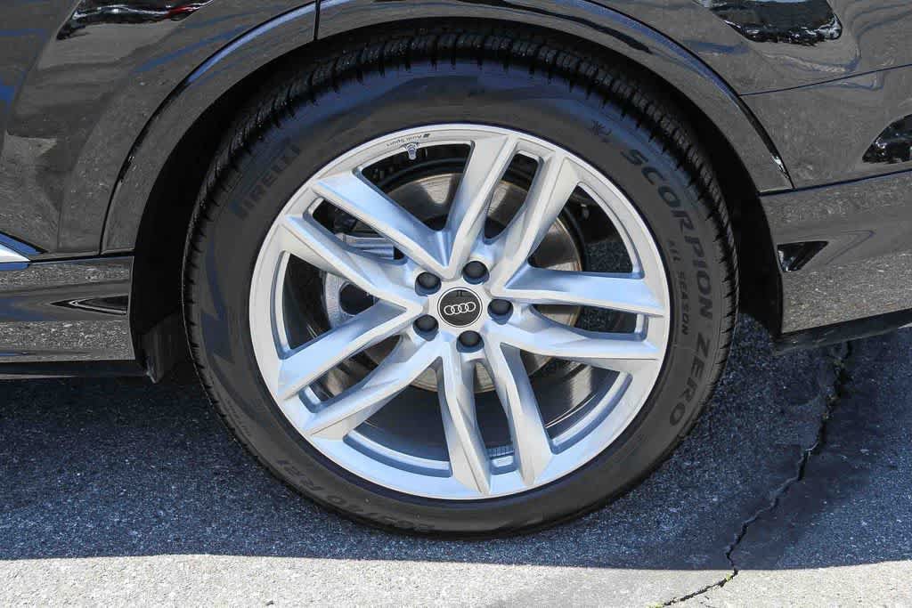 Used 2025 Audi Q7 3.0T Premium Plus w/ Premium Plus Package AWD/4WD image 10