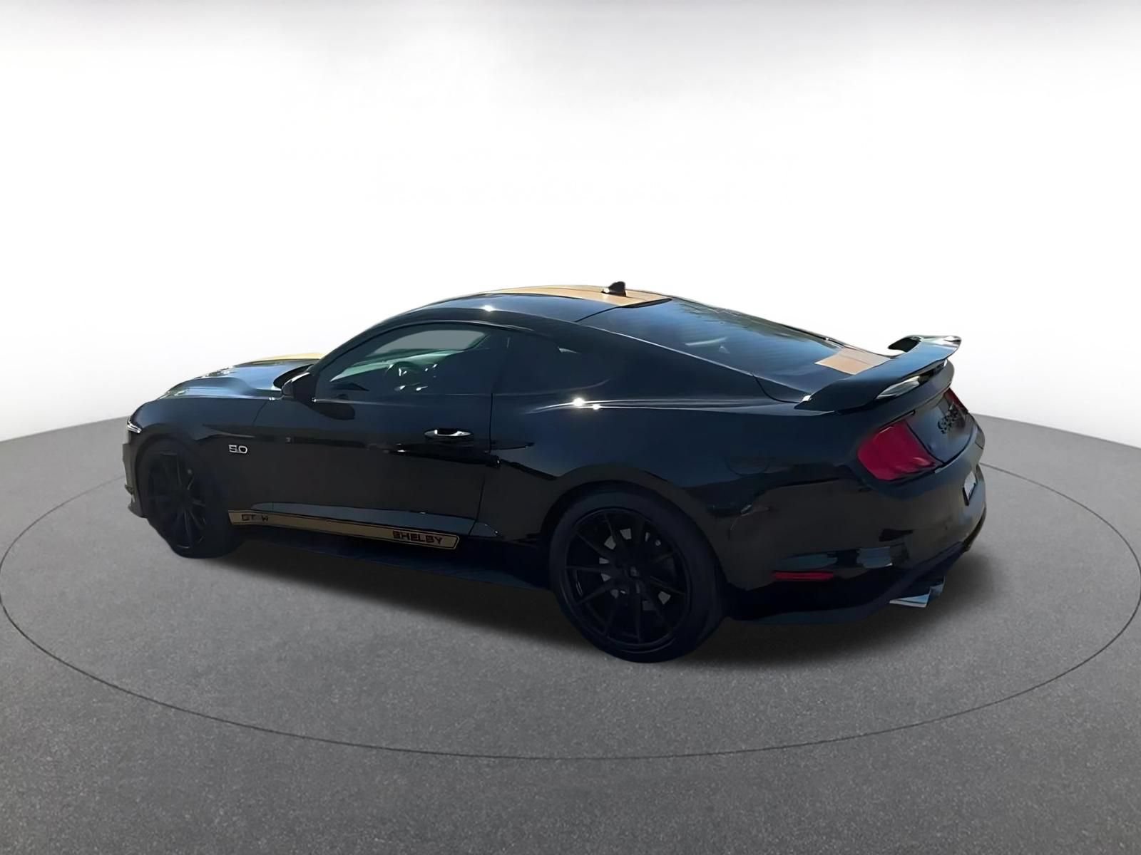 Used 2022 Ford Mustang GT Premium w/ GT Performance Package RWD image 9