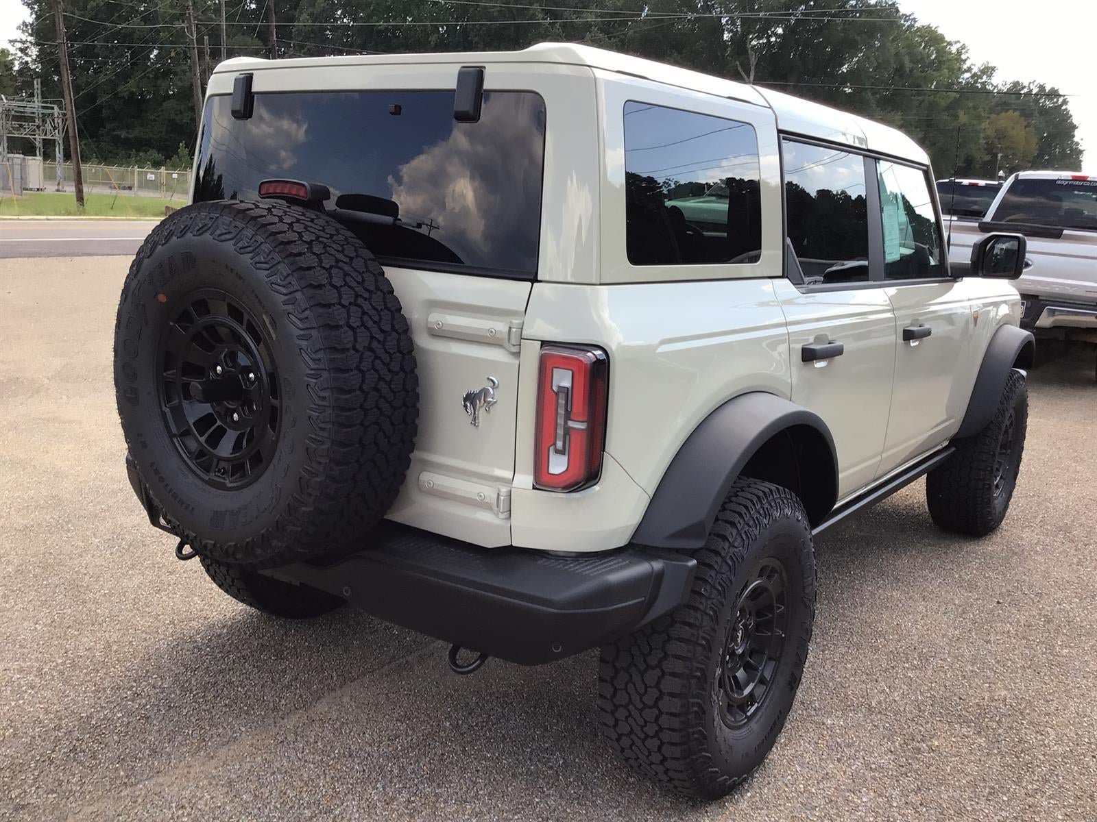 New 2026 Ford Bronco Badlands AWD/4WD image 9