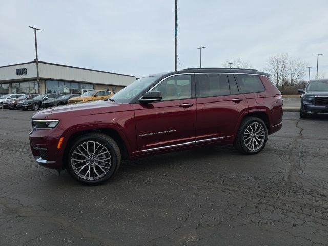 Used 2024 Jeep Grand Cherokee L Summit image 3