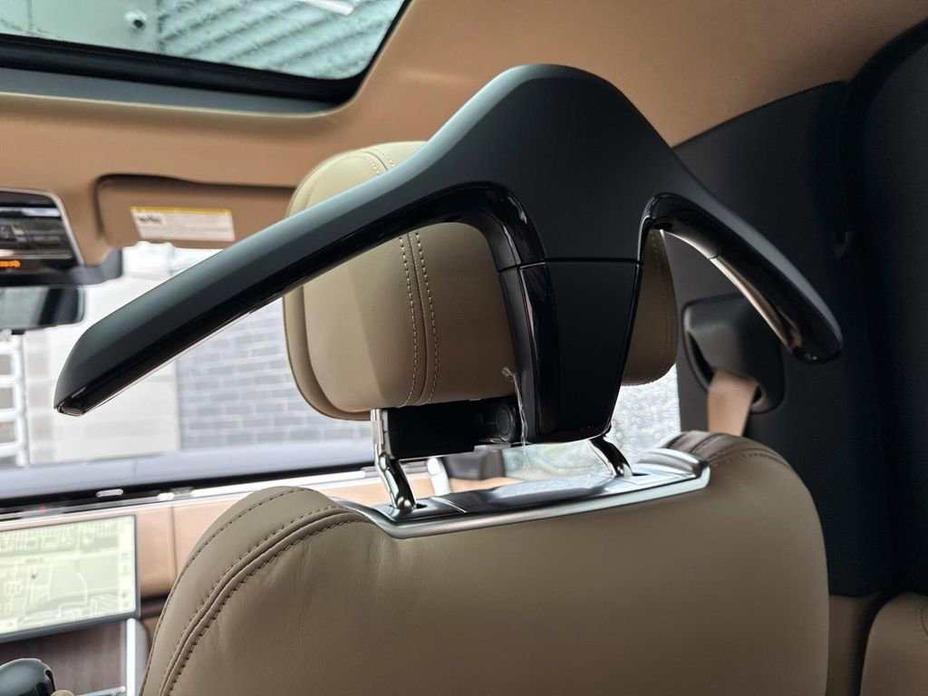 New 2026 Land Rover Range Rover SE image 15