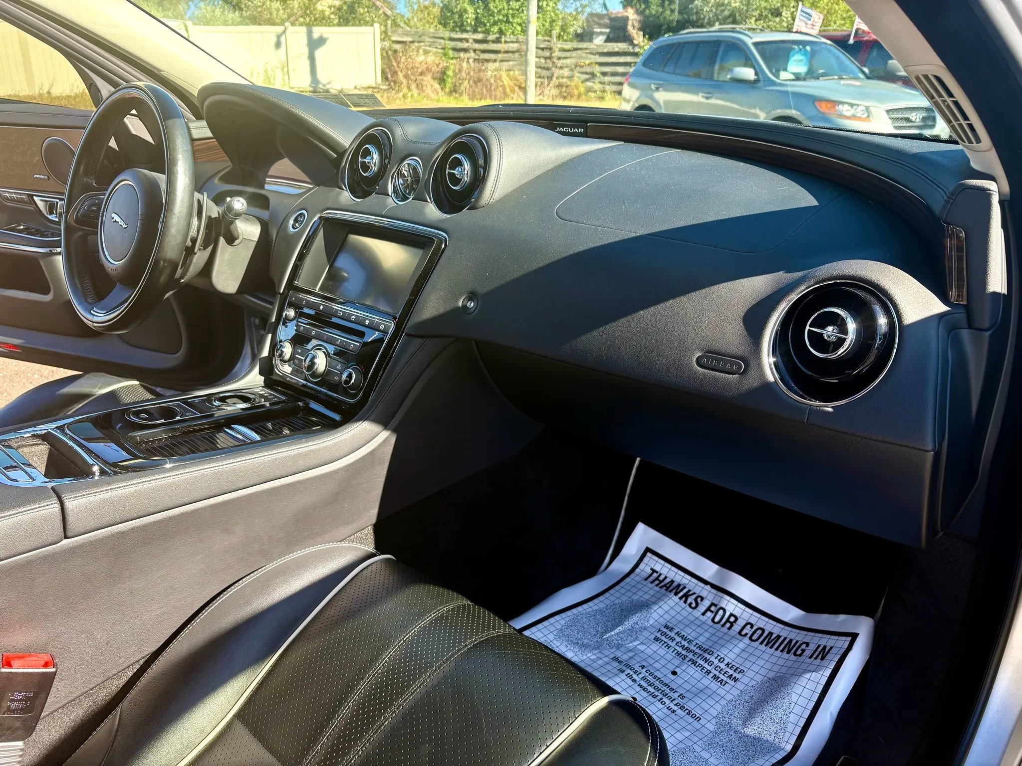 Used 2017 Jaguar XJ R-Sport image 25