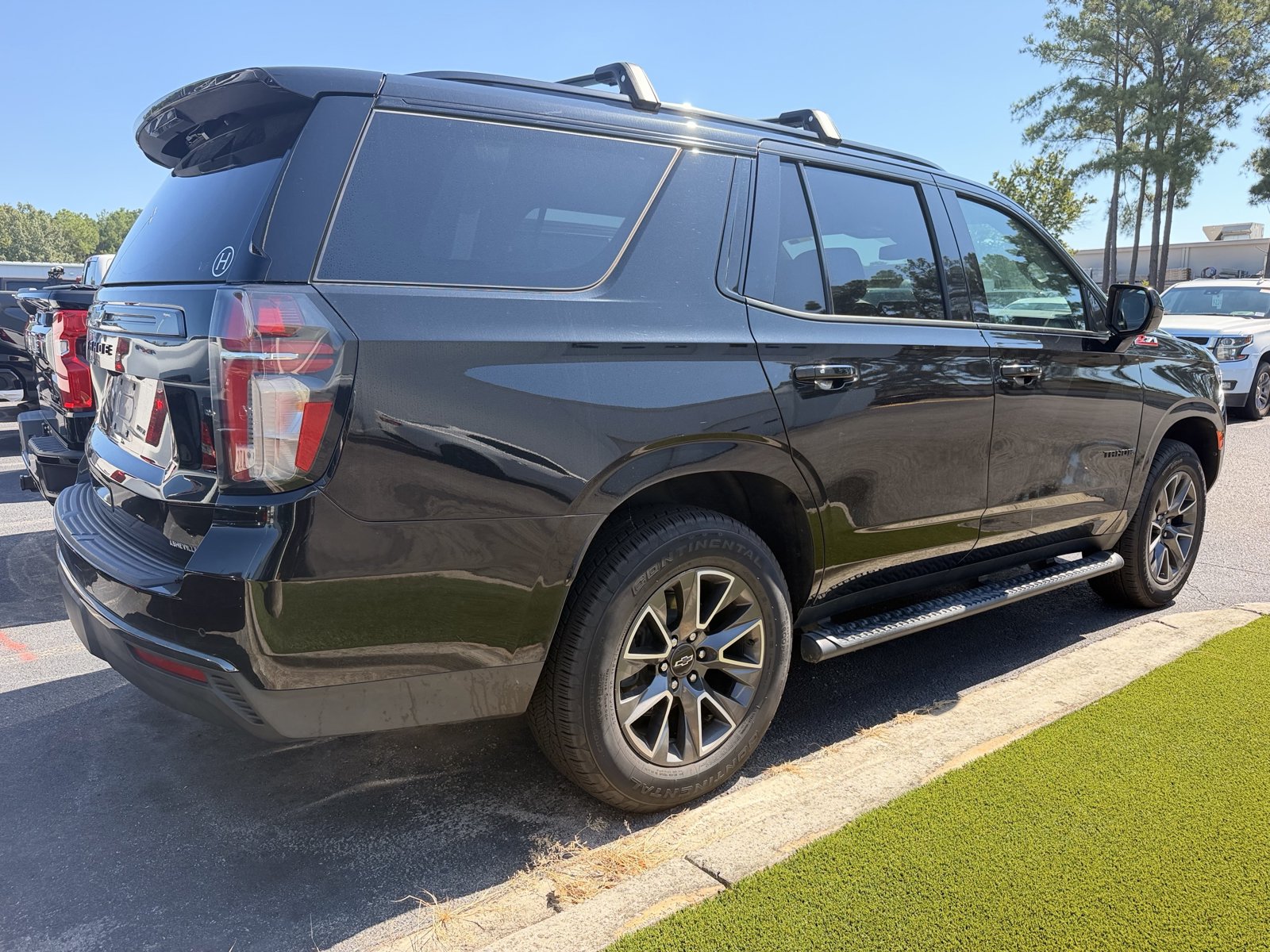 Used 2021 Chevrolet Tahoe Z71 w/ Rear Media and Nav Package AWD/4WD image 12